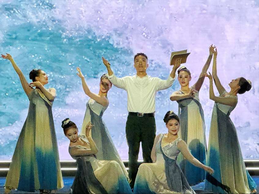 以青春筆墨，書(shū)寫(xiě)長(zhǎng)江新故事——“湖北文學(xué)之夜”活力綻放